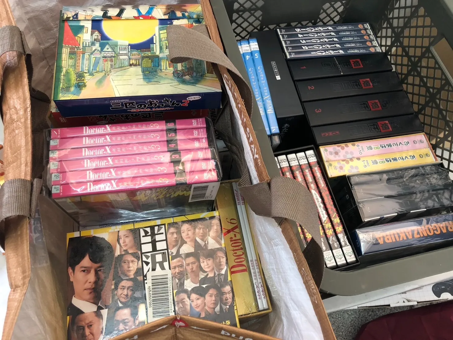 大量のDVDやBlu-rayを買い取りました！